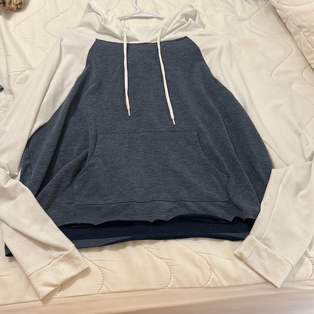MOSSIMO OVERSIZED CROP HOODIE